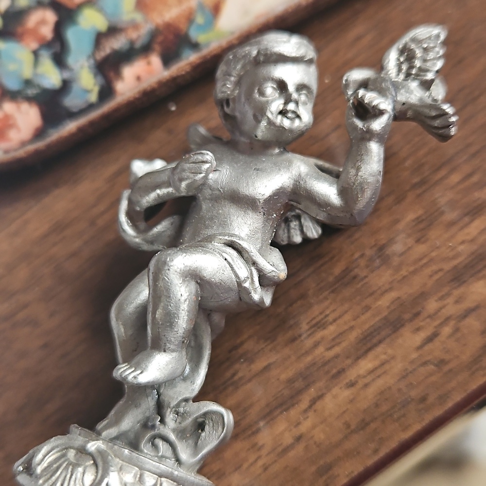 Vintage Pewter Cherub Angel Holding A Dove Figure. - Picture 8 of 12